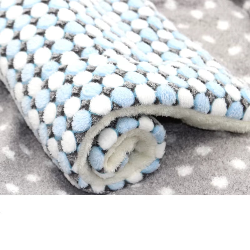 Multi-Model Pet Flannel Sleeping Mat Kennel Mat Blanket Pet Warm Mat Suitable for Large Medium and Small Pets