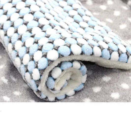 Multi-Model Pet Flannel Sleeping Mat Kennel Mat Blanket Pet Warm Mat Suitable for Large Medium and Small Pets